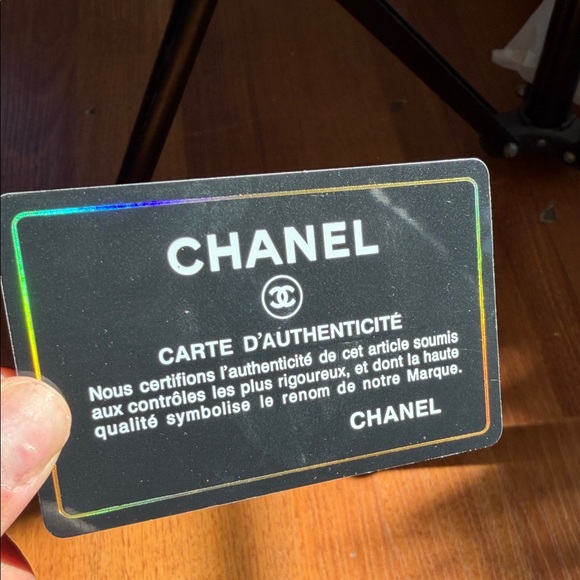 NEW vintage CHANEL Metallic Silver Y2K bifold Christmas gift Quilted Wallet - Picture 10 of 11